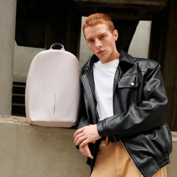 Рюкзак для ноутбука XD-Design Bobby Soft anti-theft 15.6"/ Серый/ Бежевый photo 23
