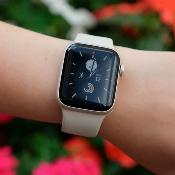 Apple Watch SE 2022 44 мм Серебристый/ Белый photo 6