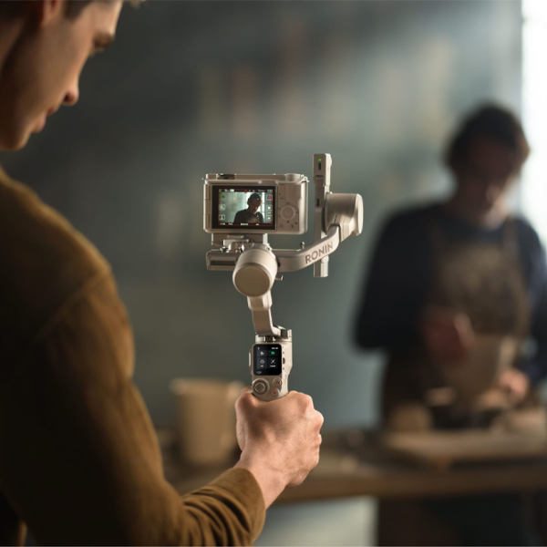 Stabilizator DJI RS 4 Mini Combo Beige photo 2